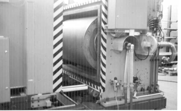 Photo of a unit for irradiation in roll-to-roll applications.